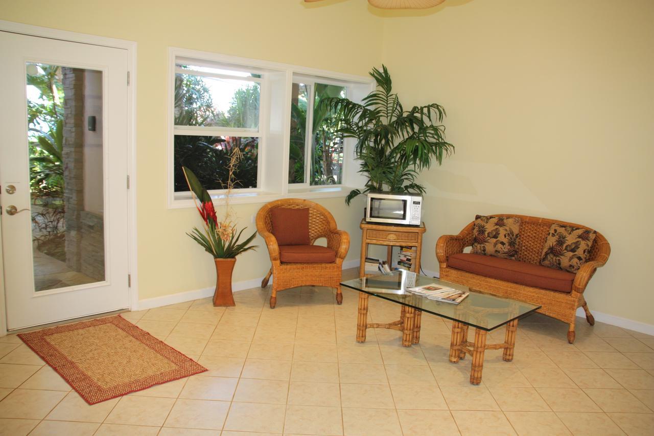 Maui Beach House B & B Kahana Esterno foto