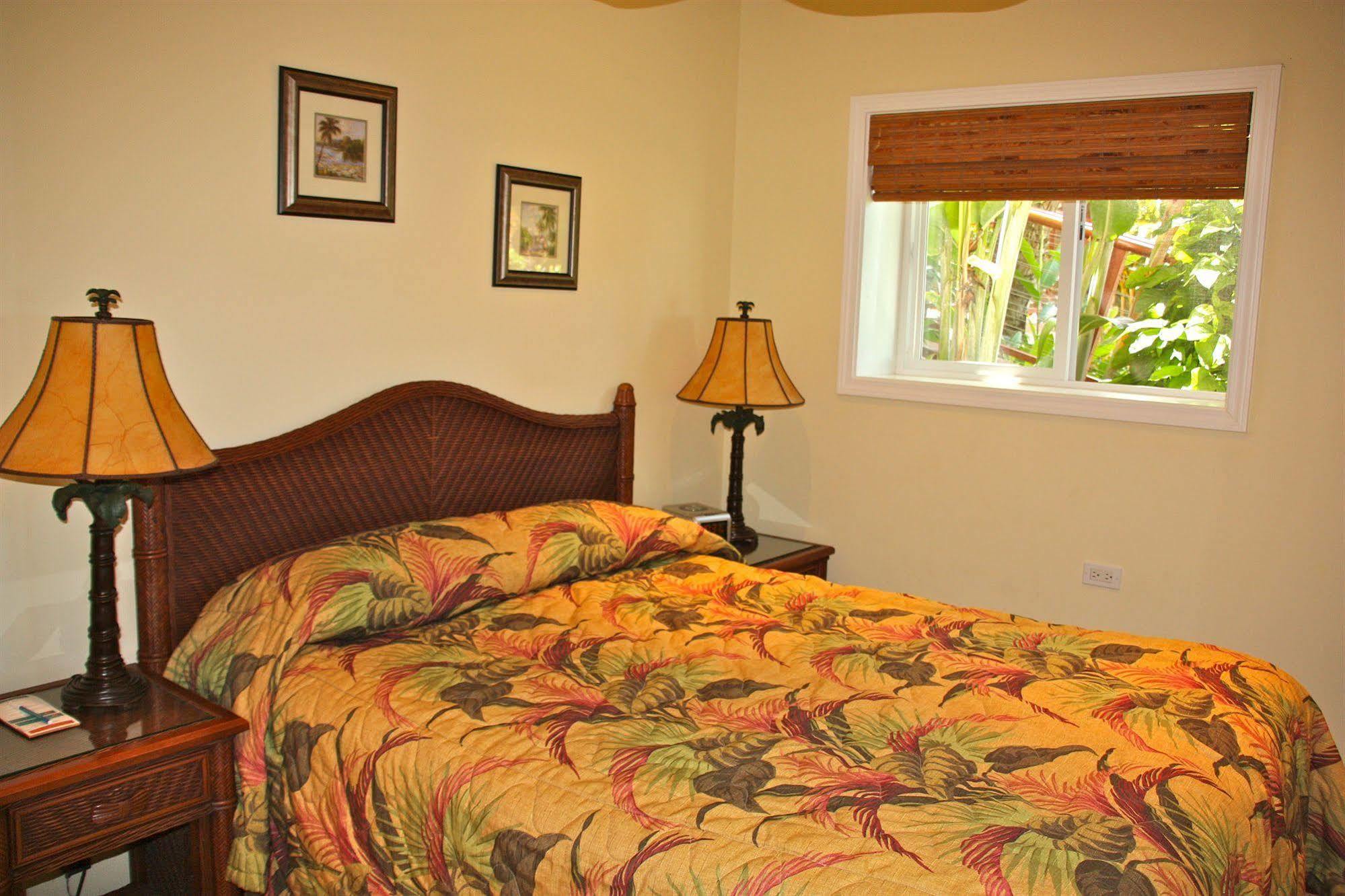 Maui Beach House B & B Kahana Esterno foto